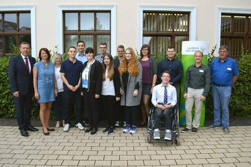 Foto PI Zehn neue Auszubildende Studierende  2017 1