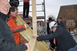 Foto PI Richtfest mit 163 Hammerschl&auml;gen 2